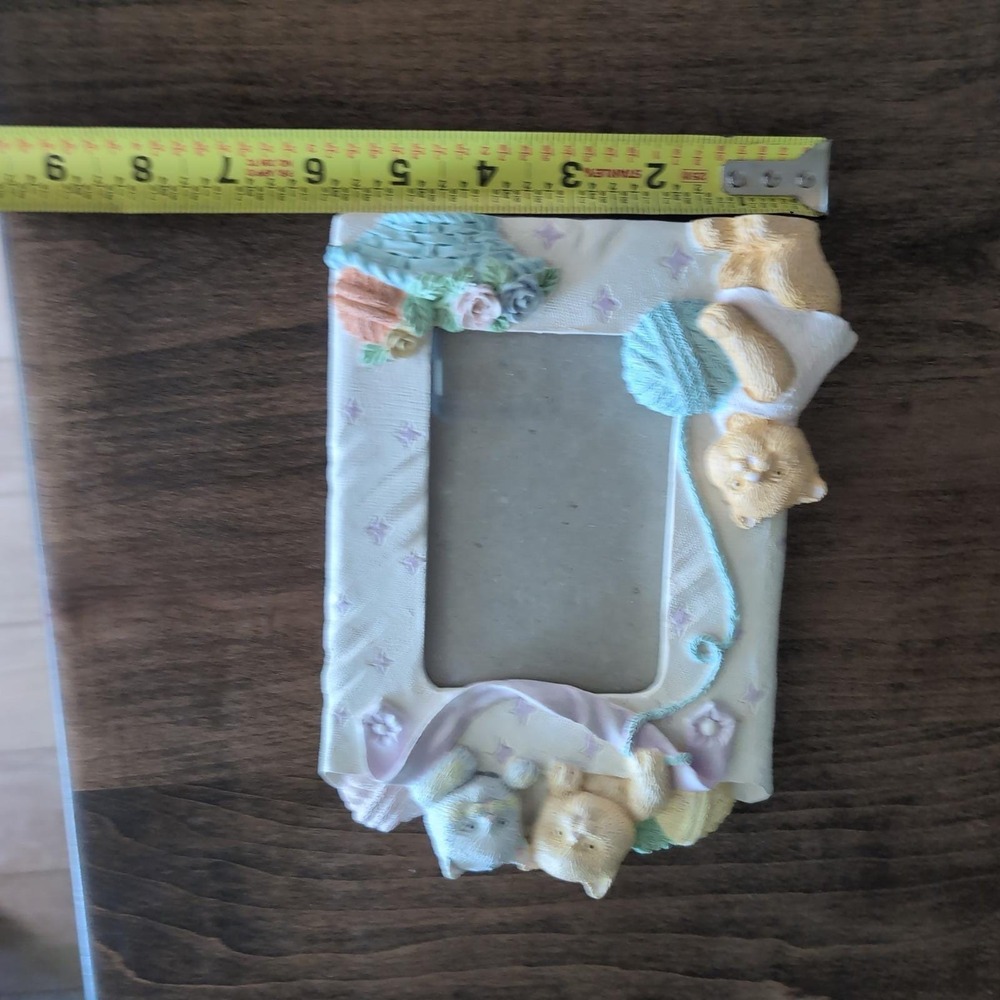 Kitten Yarn Picture Frame Cream 3D Sculpted Resin Pastel Kitty Crochet Knit Cat - Picture 8 of 8